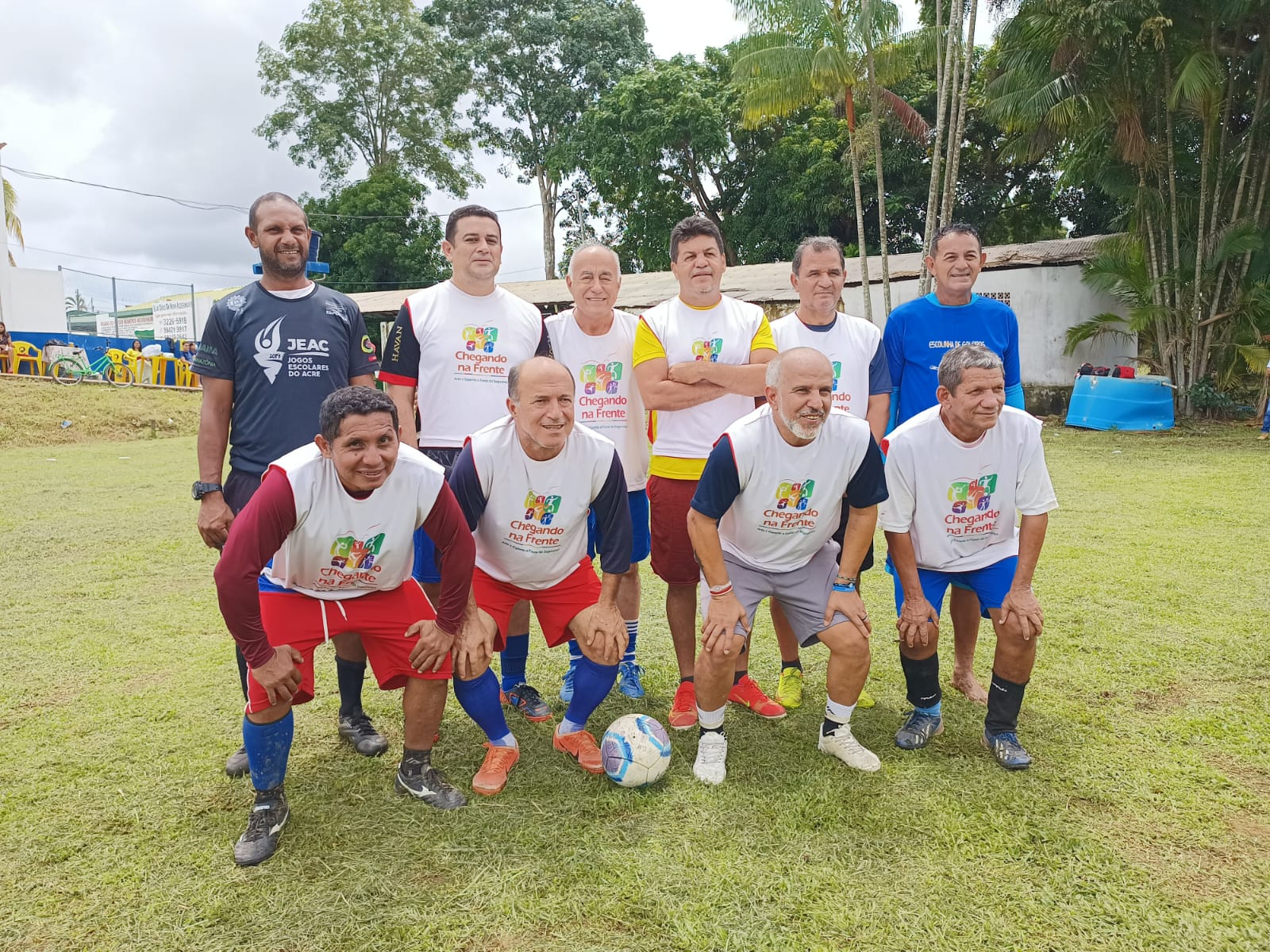 Confraternização na Assemurb teve Bocalom zagueiro e Petecão no churrasco